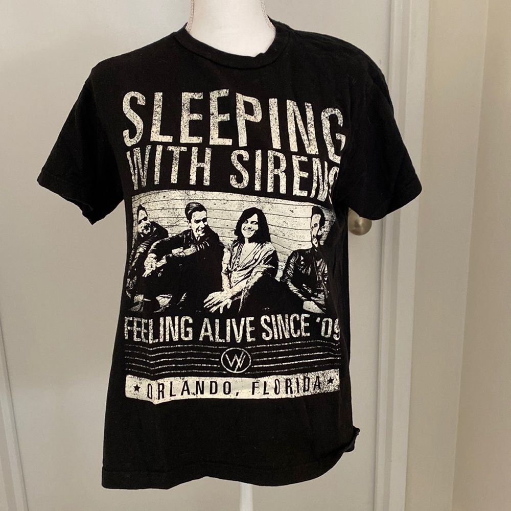 Tee shirt